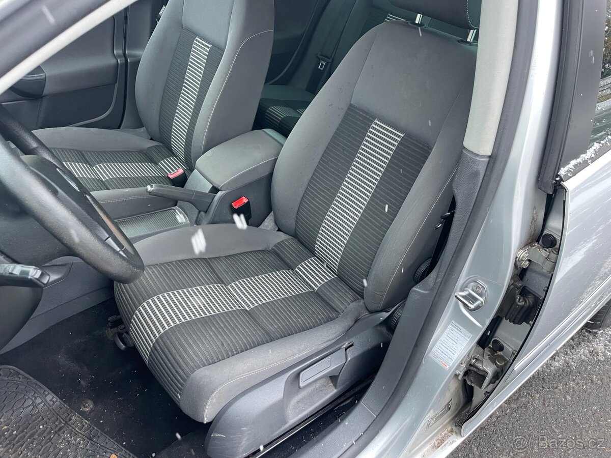 VW Golf V 1.6i 75kW - 5