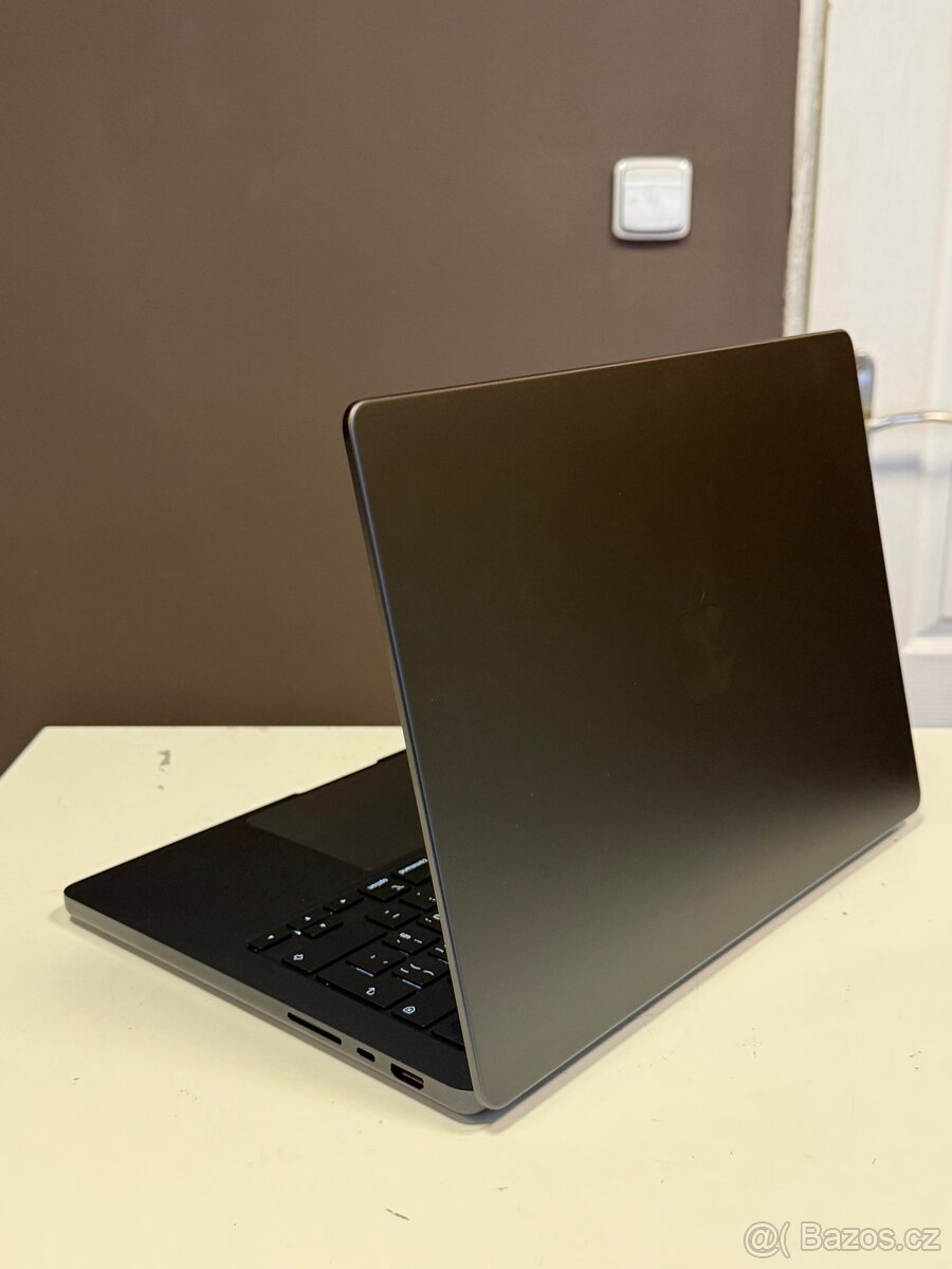 MacBook PRO 14” M4 2024 - 5