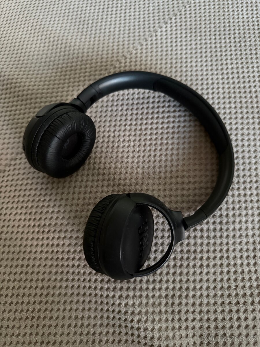 JBL sluchátka - 5