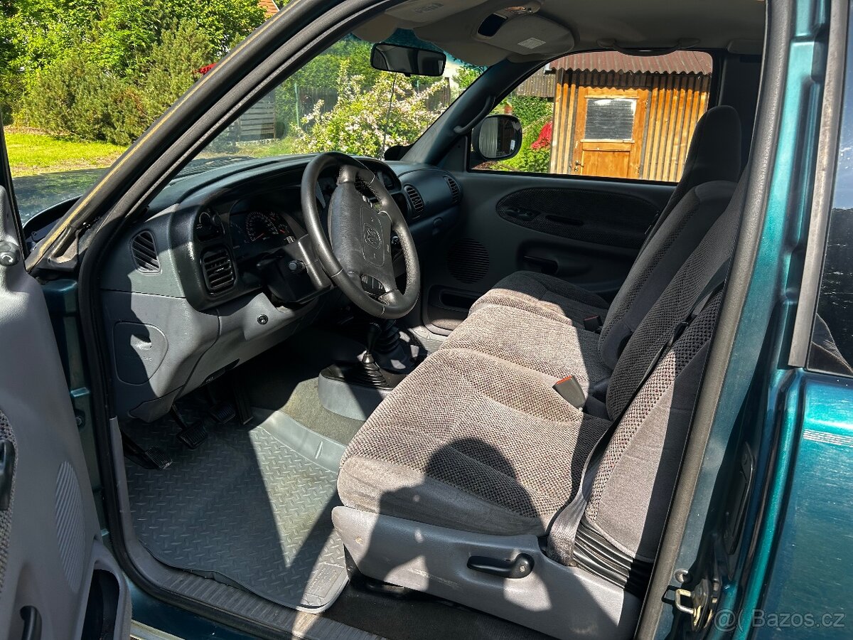 DODGE RAM 2500 5.9 NV4500