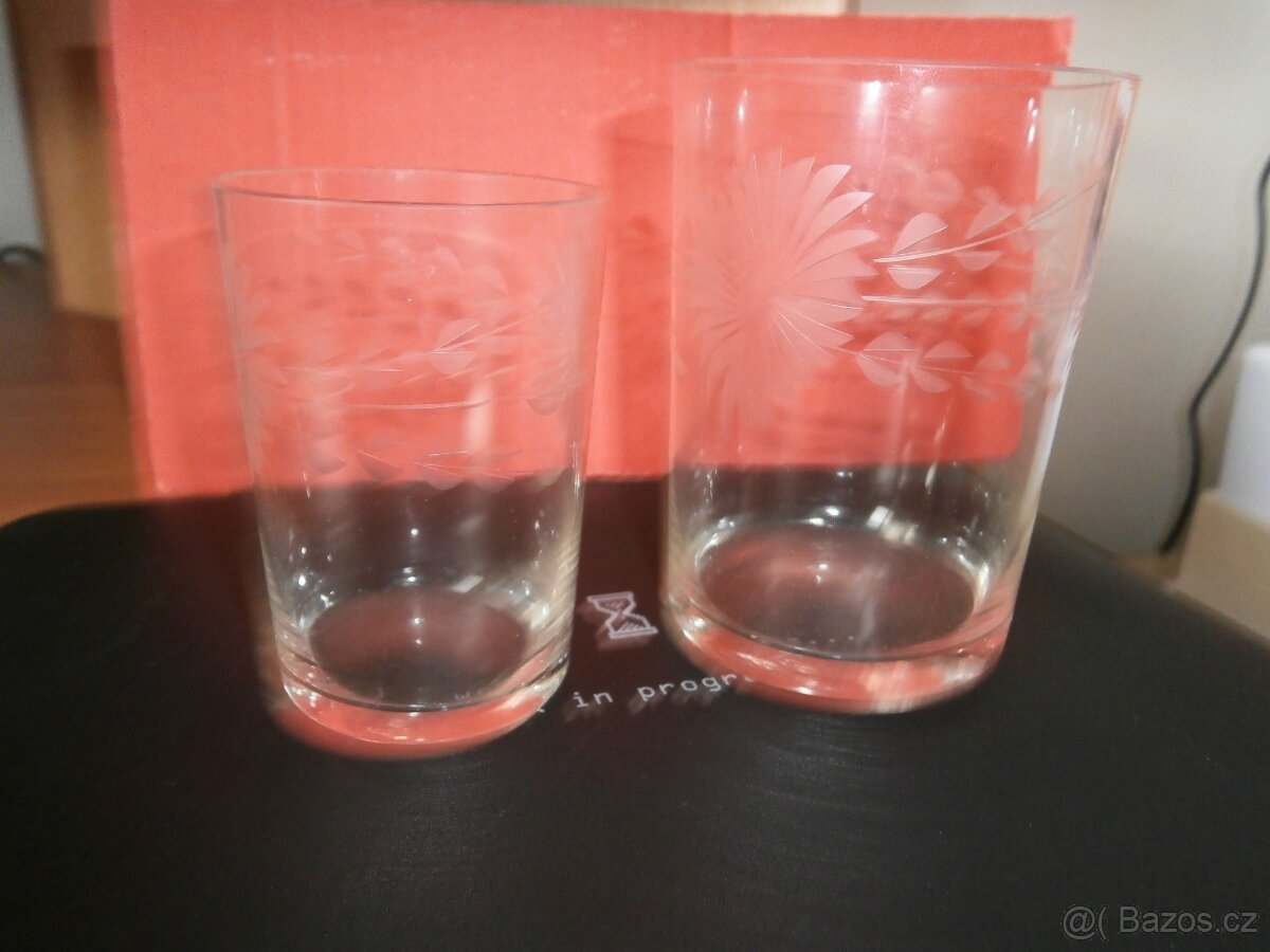 SKLENIČKY BROUŠENÉ, 100 let staré, 10 ks. - 5