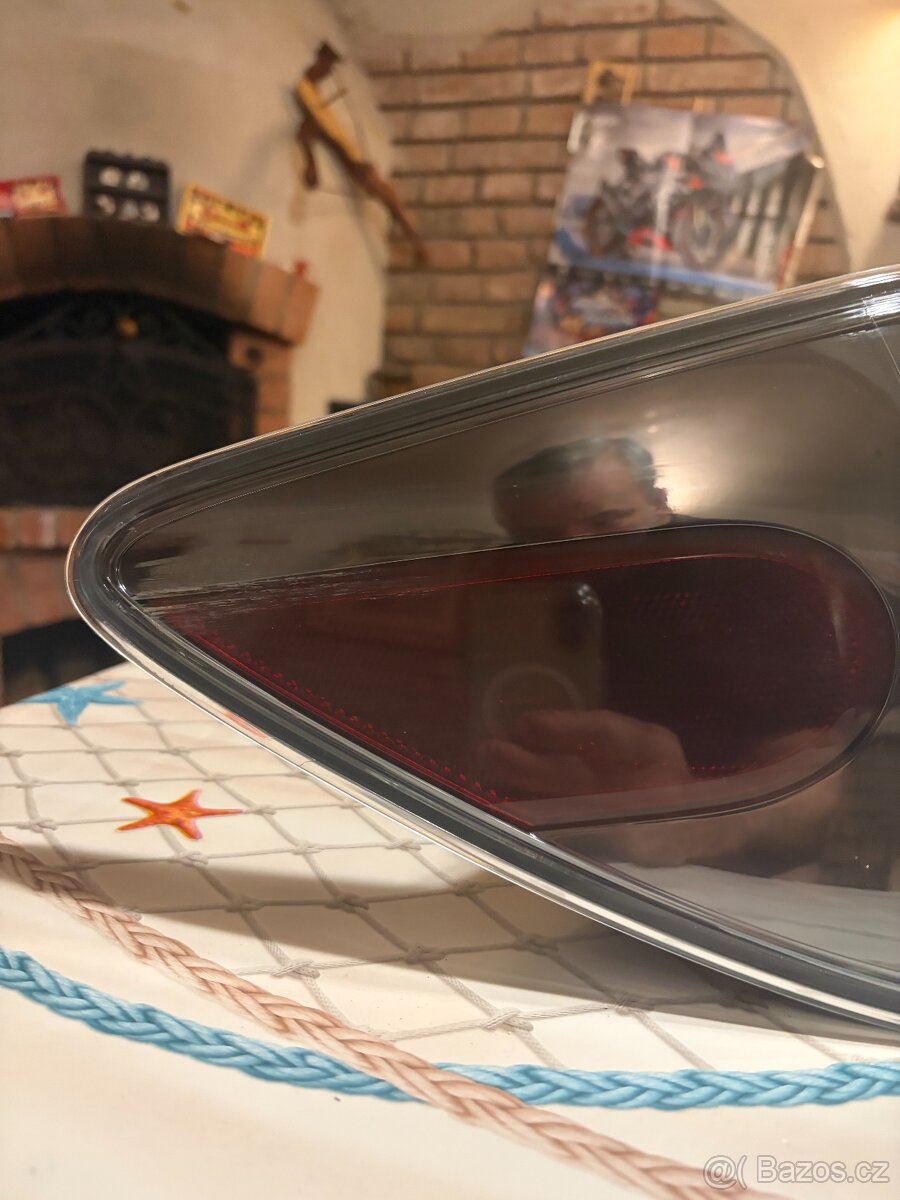 CX-7 Levé zadní světlo - 5