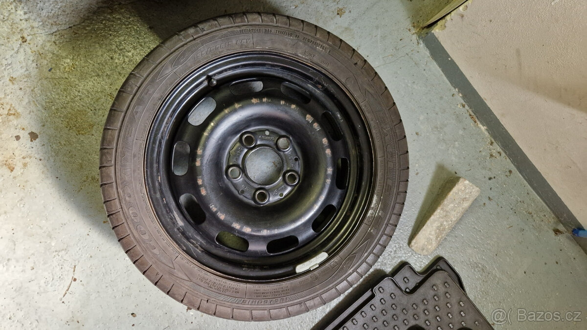 Kola originál Mercedes + pneu Goodyear 195/50 R15 - 5