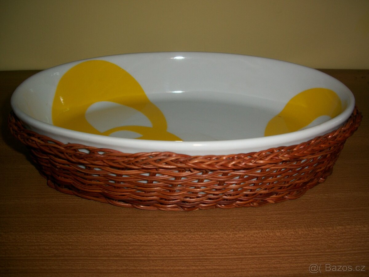 Vánoční nosič, tácy, zapékací a servírovací misky v košíku - 5