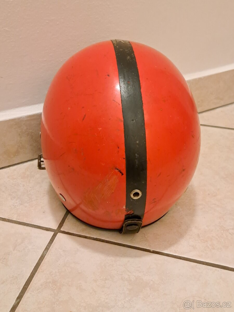 Přilba na veterána, retro přilba- KOVONA KARVINÁ- červená - 5