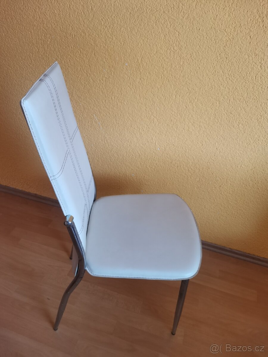 Jídelní skleněný stůl s židlemi - 5