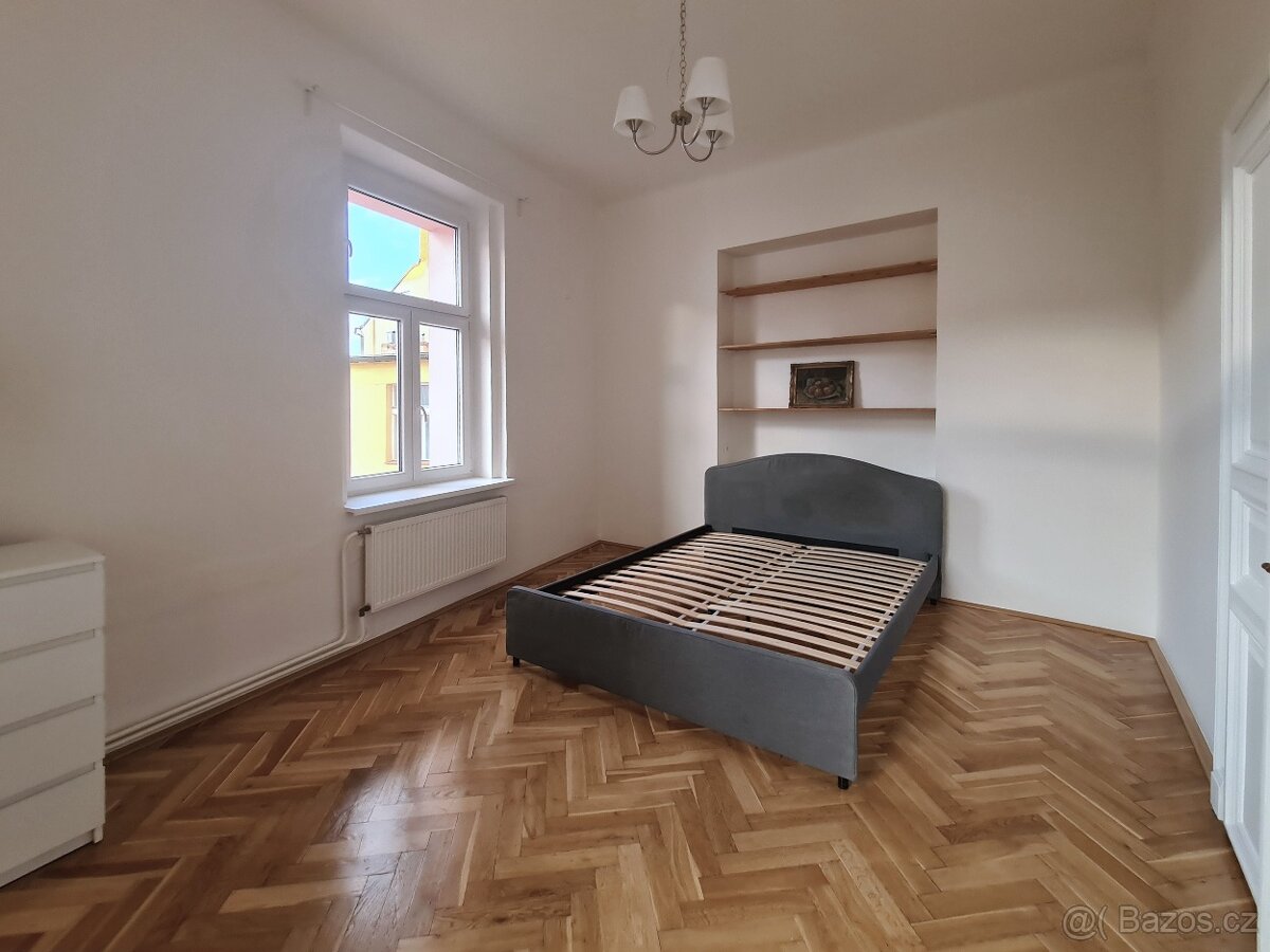 Pronájem zrekonstruovaného bytu 2kk, 40 m2, Štěpánská, P1 - 5