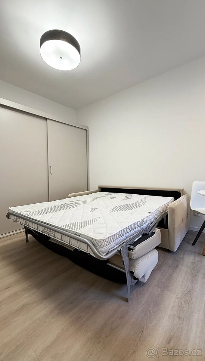 Prodej bytu 1+kk 18,2 m² Ortenovo náměstí - Holešovice - 5