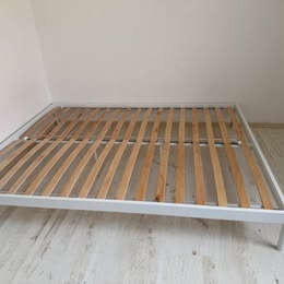 Kovový rám postele s roštem - 5