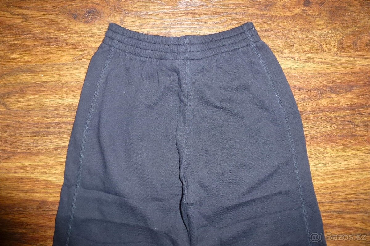 Chlapecké tepláky Nike 152 - 5