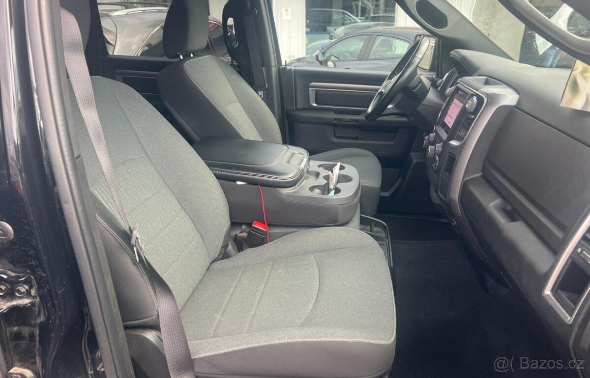 2022 RAM 1500 Classic SLT 3.6L 4X4
