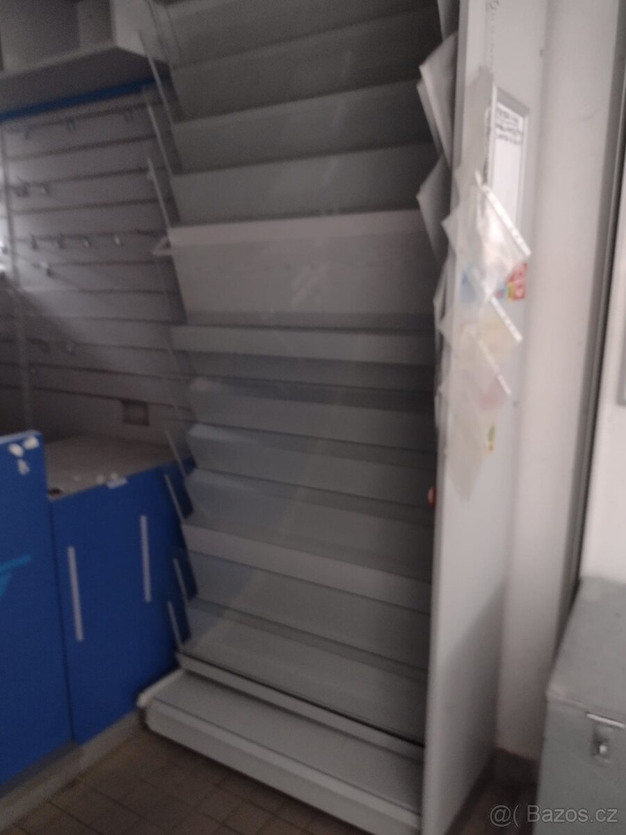 vybavení prodejny - 5