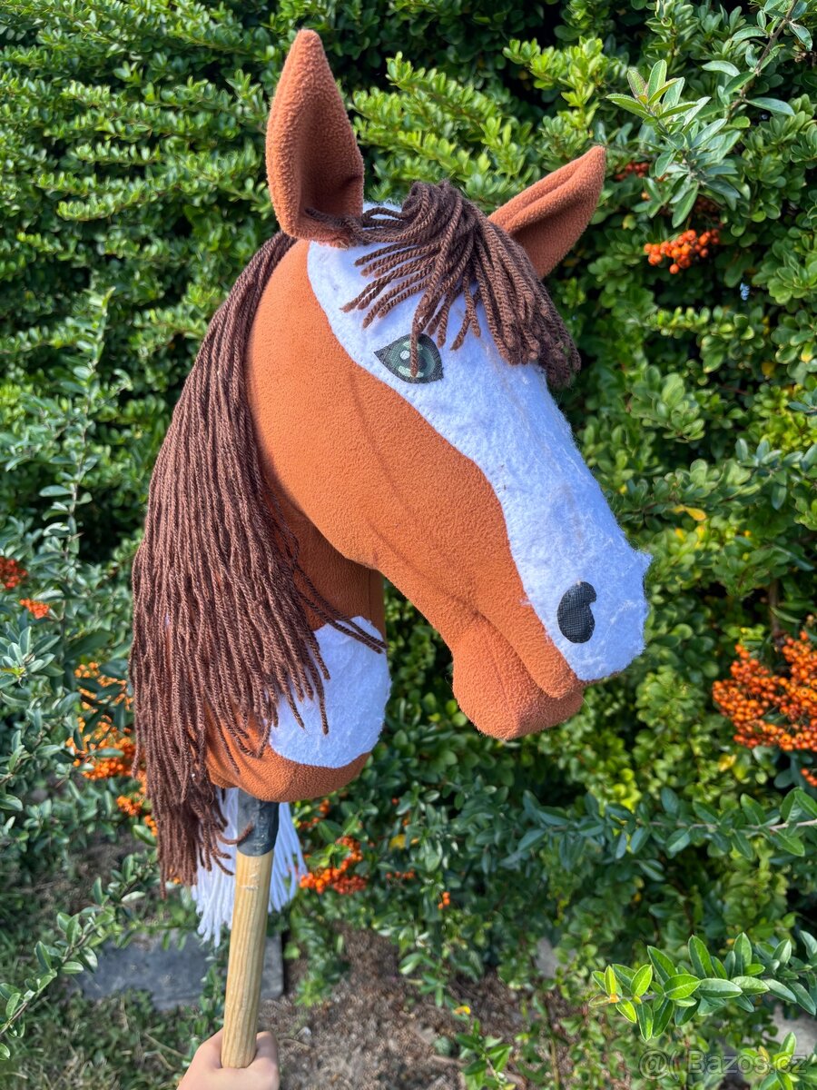 Hobby horse, hnědobílý koník, velikost M - 5