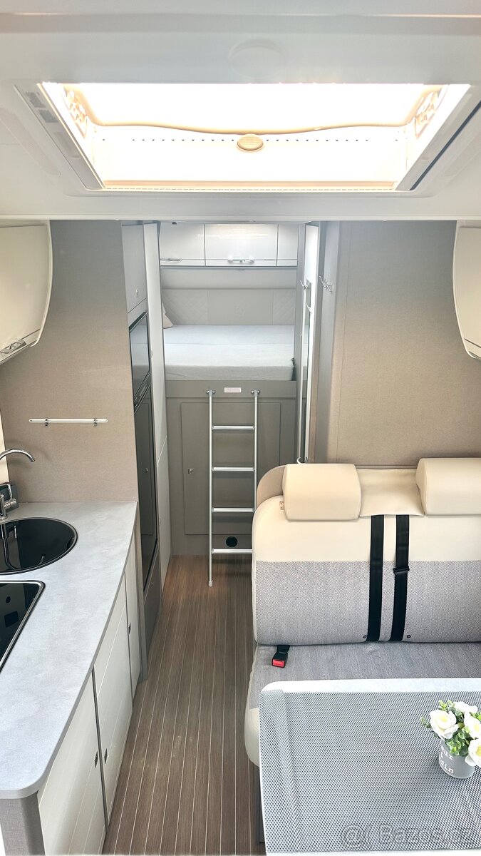 Pronájem - Obytný vůz s alkovnou - 5