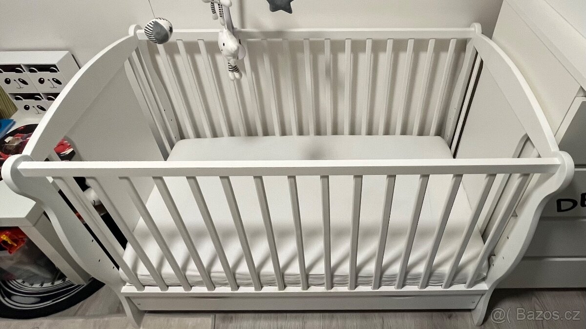 Dřevěná postýlka s medvídkem - 5