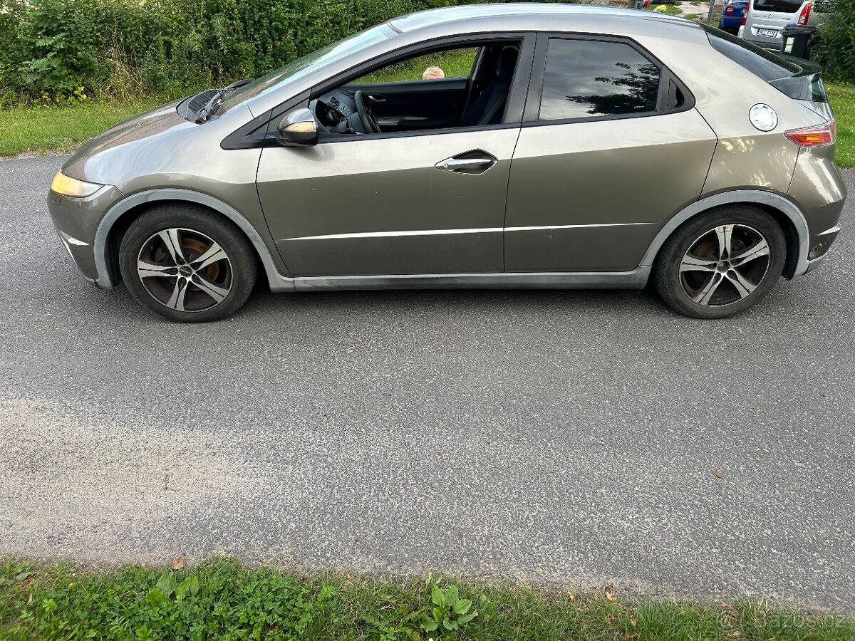 Honda Civic 8G 1.4i náhradní díly L13A7 - 5