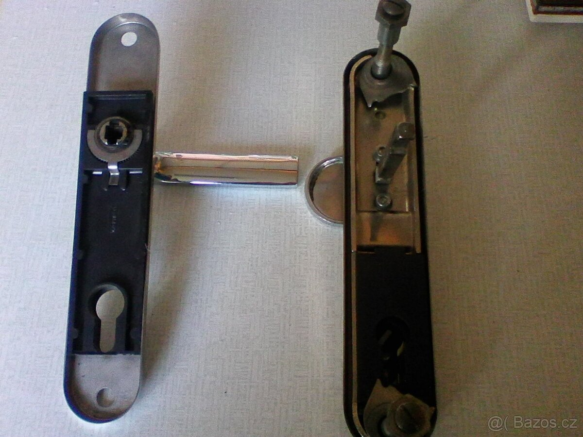 Bezpečnostní dveřní kování a přídavný zámek FAB - 5