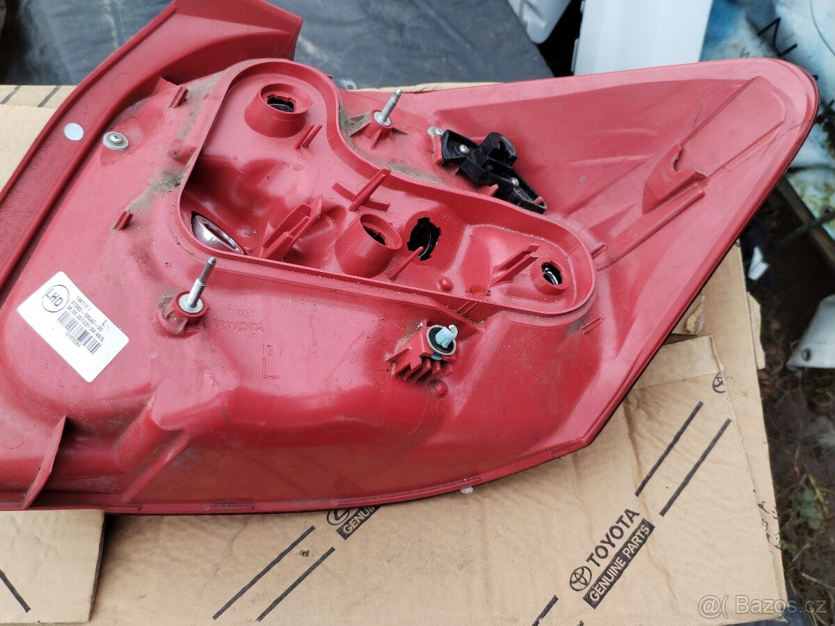 Toyota Auris 1 facelift lampa - 5