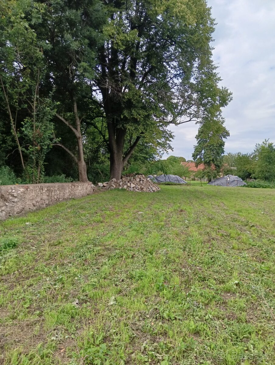 Prodám stavební parcelu - 5