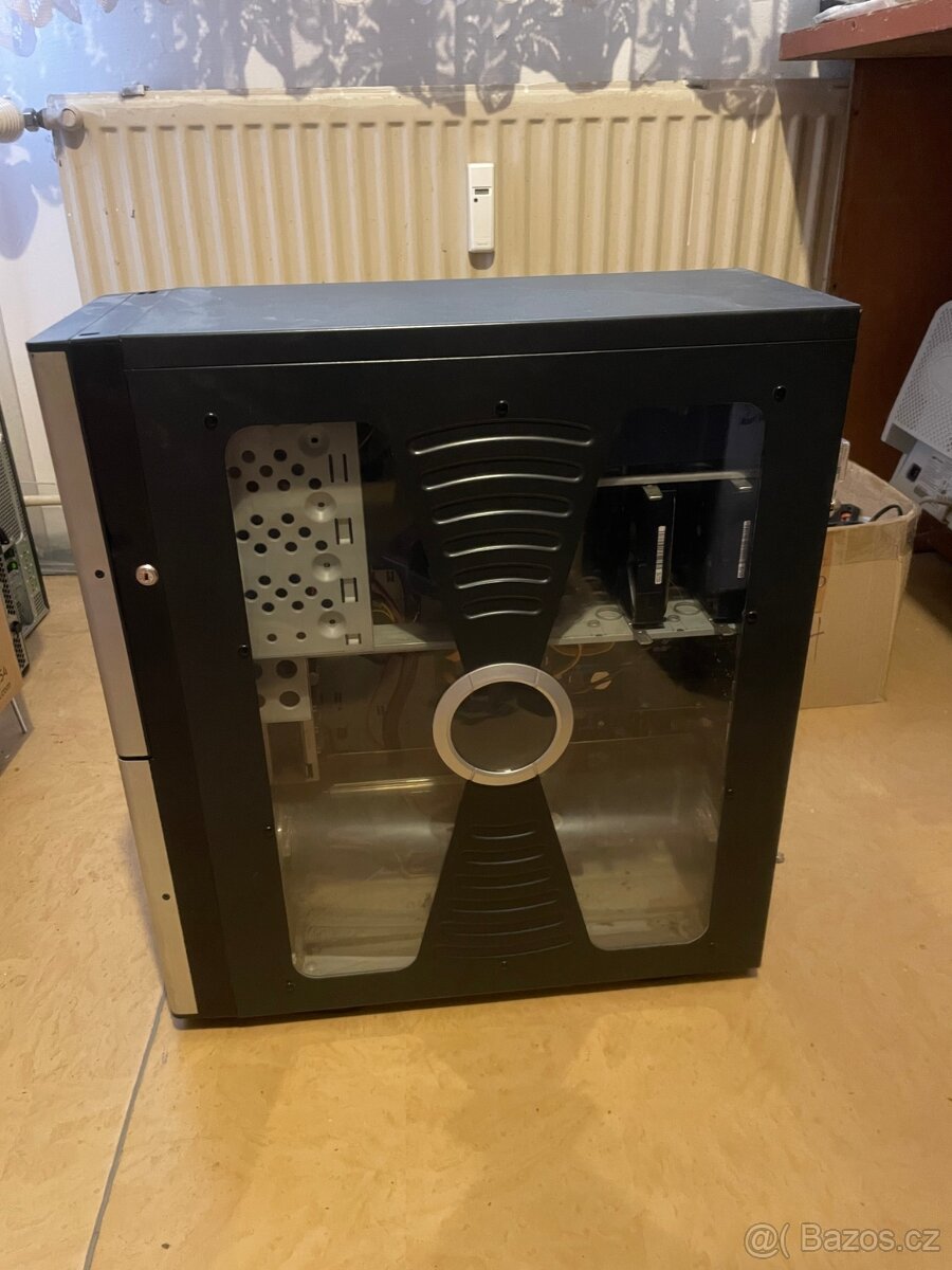 Počítačová skříň Integra – kvalitní, masivní konstrukce - 5