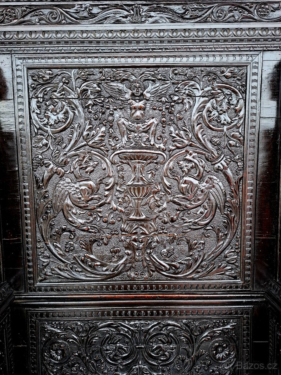 Starožitný královský trůn - 5