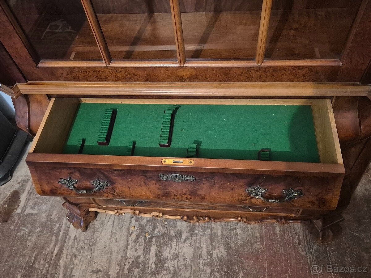 Luxusní vitrína v barokním stylu - břichatka - kořenice - 5