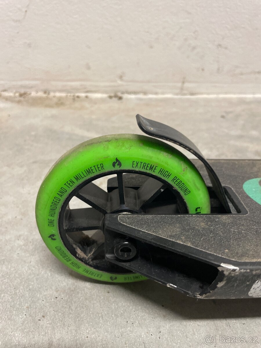 Prodám koloběžku Chilli Base - 5