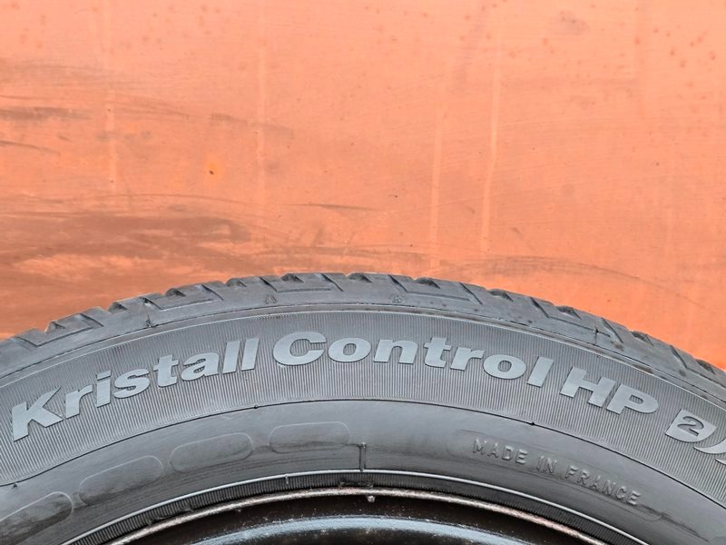 Zimní Dunlop a Fulda 205/60/16 + disky - 5