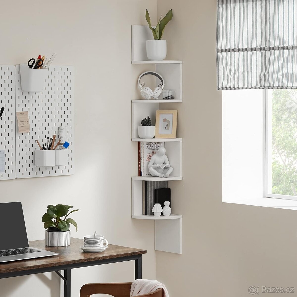 NOVÁ ROHOVÁ POLICE - 5