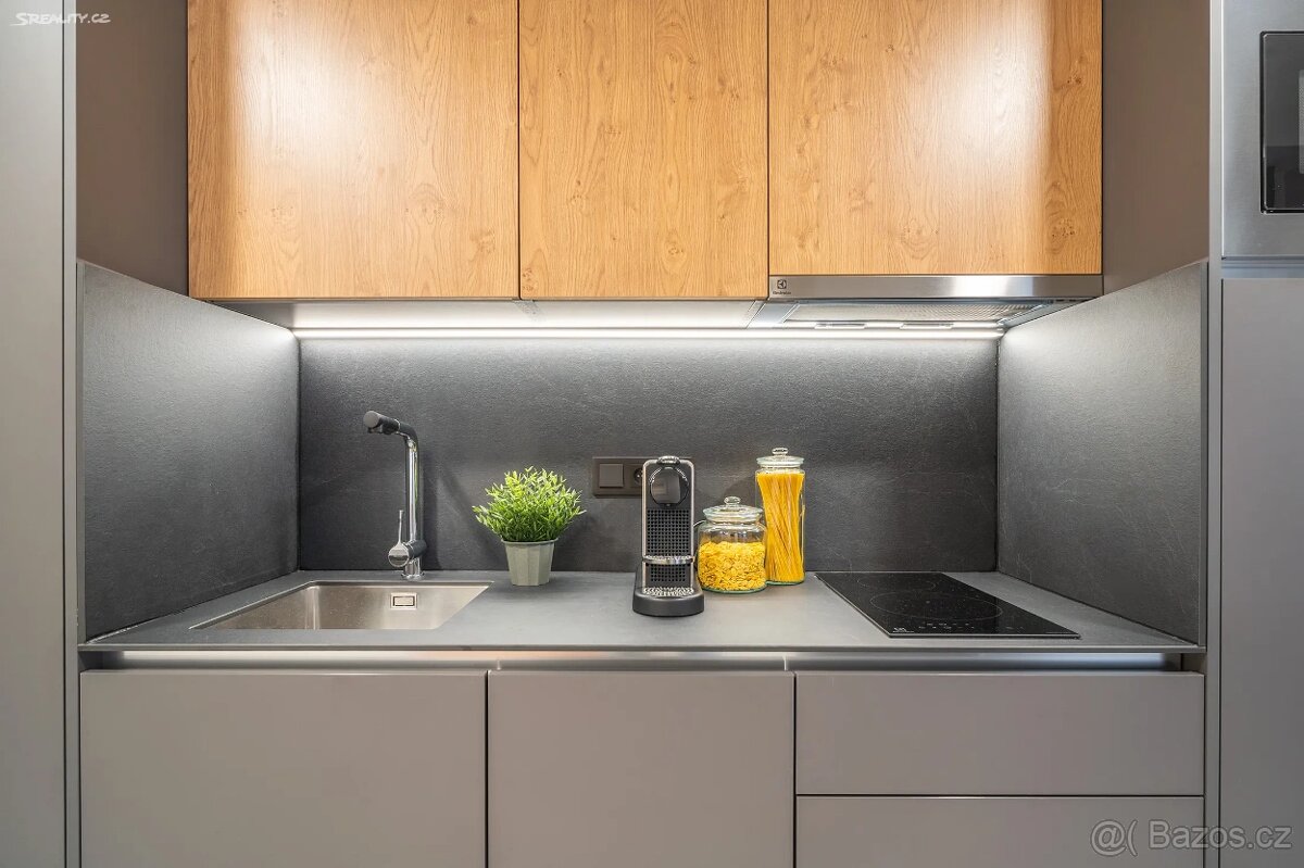 Pronájem bytu 1+kk 25 m² Legerova, Praha - Nové Město - 5