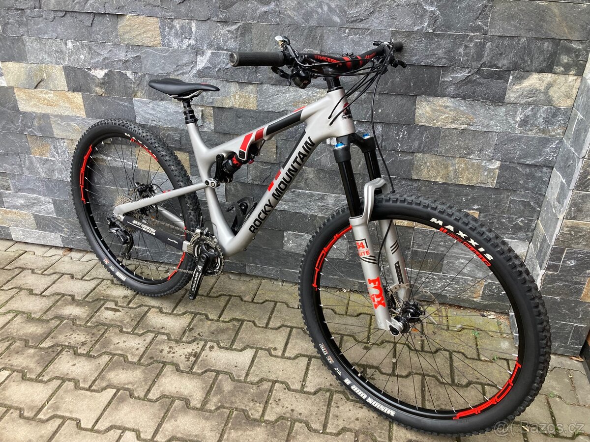 Celoodpružené karbonové kolo na 29” - L rám - 5