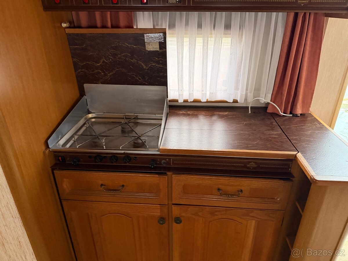 Karavan obytný přívěs Hobby TOP STAV - 5