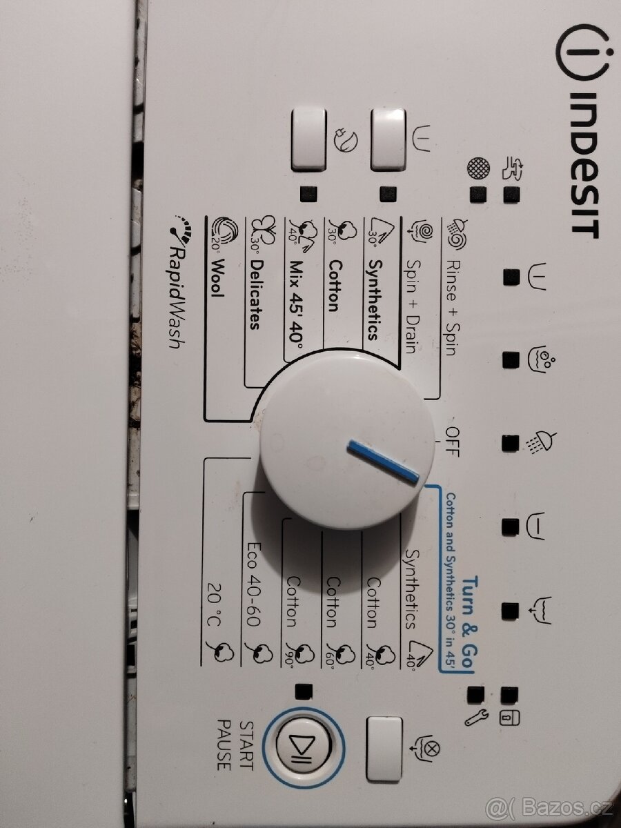 Vrchem plněná pračka Indesit - 5