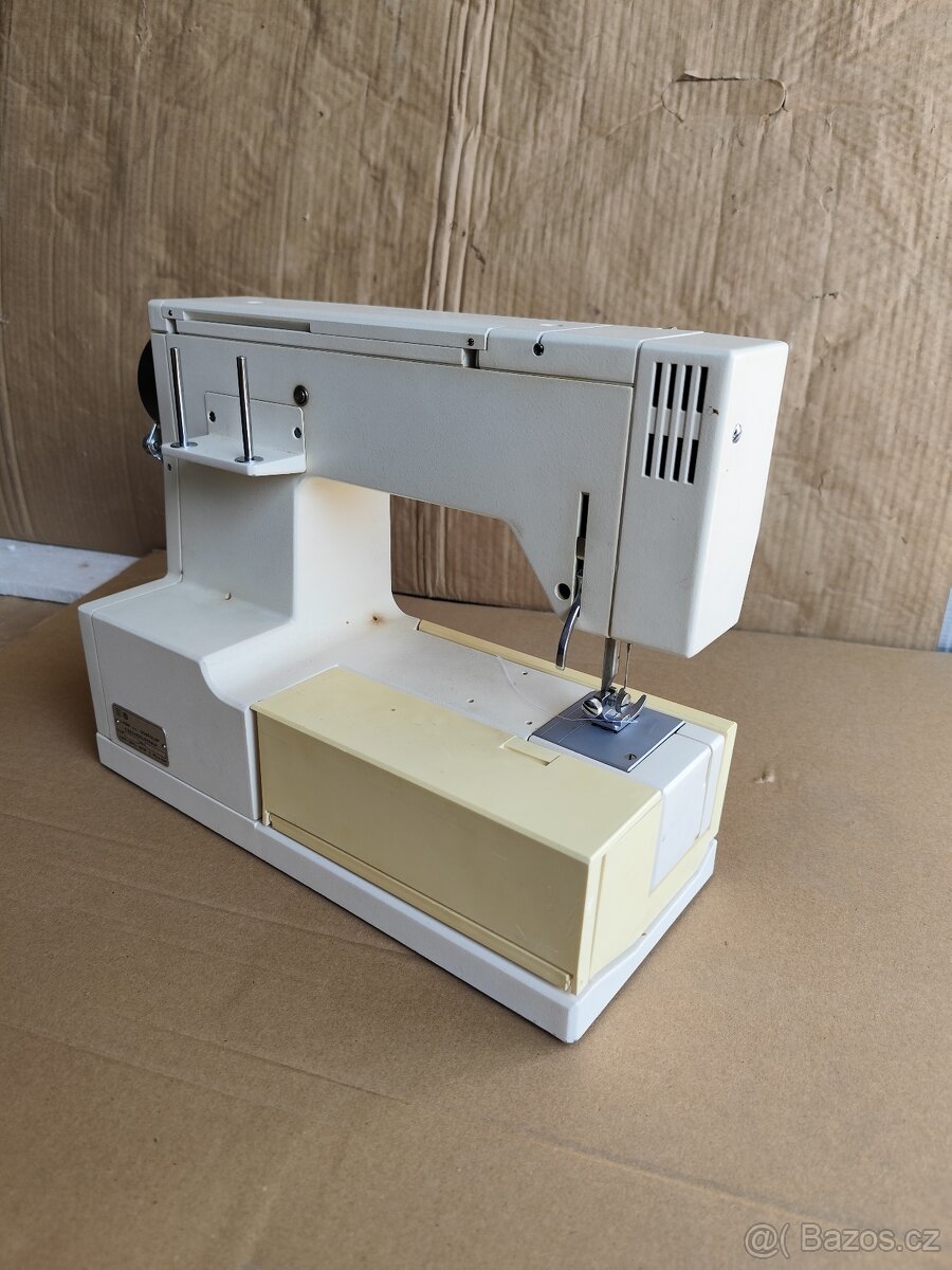 ŠICÍ STROJ LADA - 5
