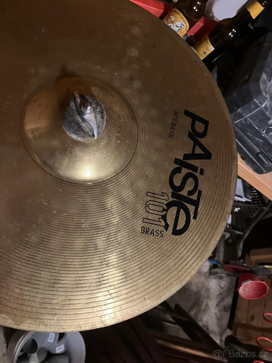 Zatím rezervováno - Opuštěná bicí souprava - 5