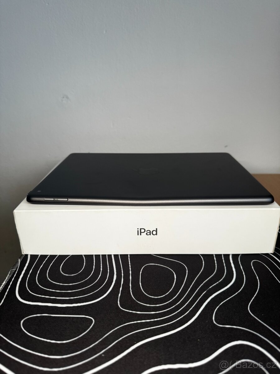 Apple iPad 9.generace 64 GB - 5