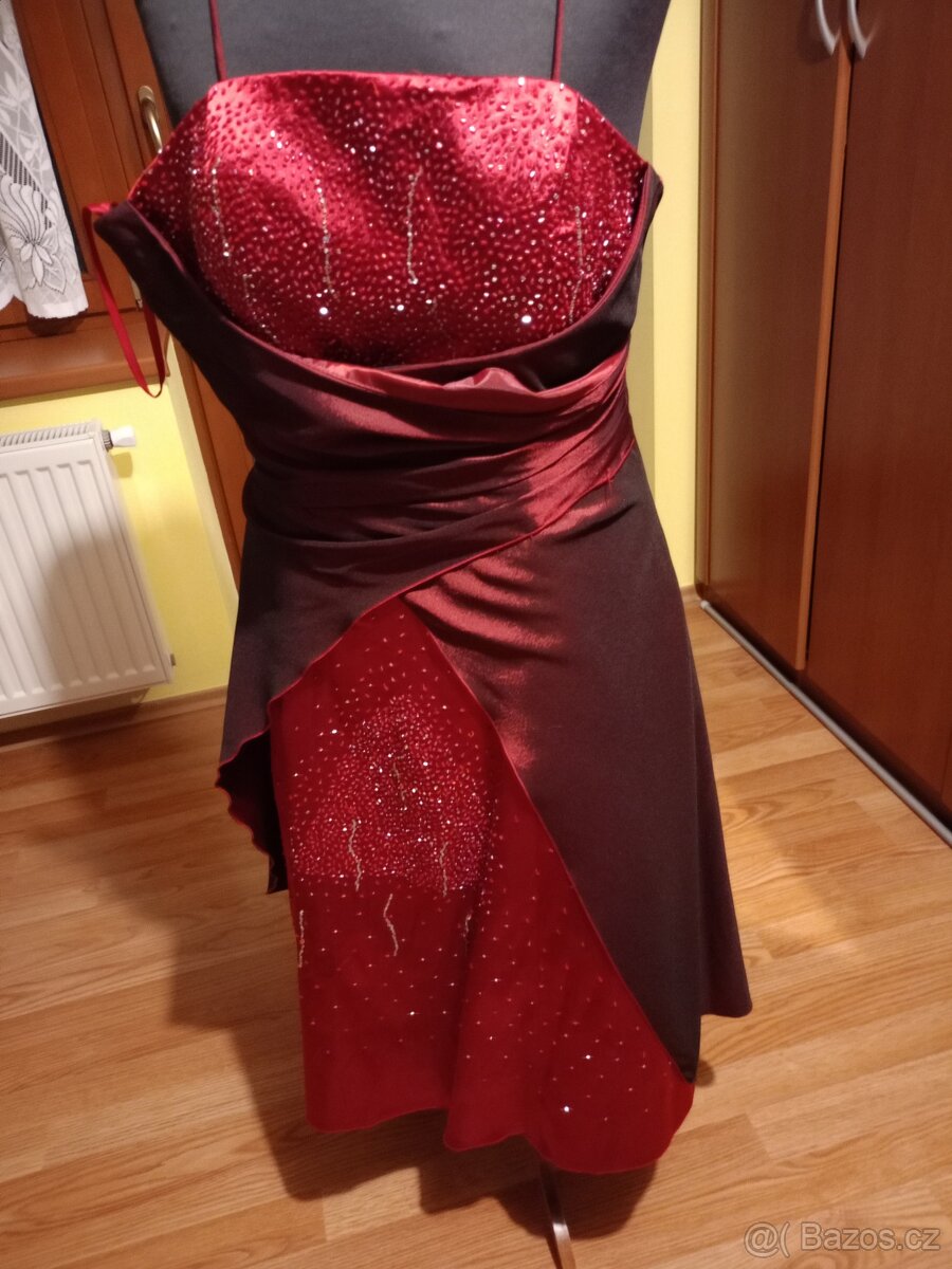 Prodám hezké plesové šaty - 5