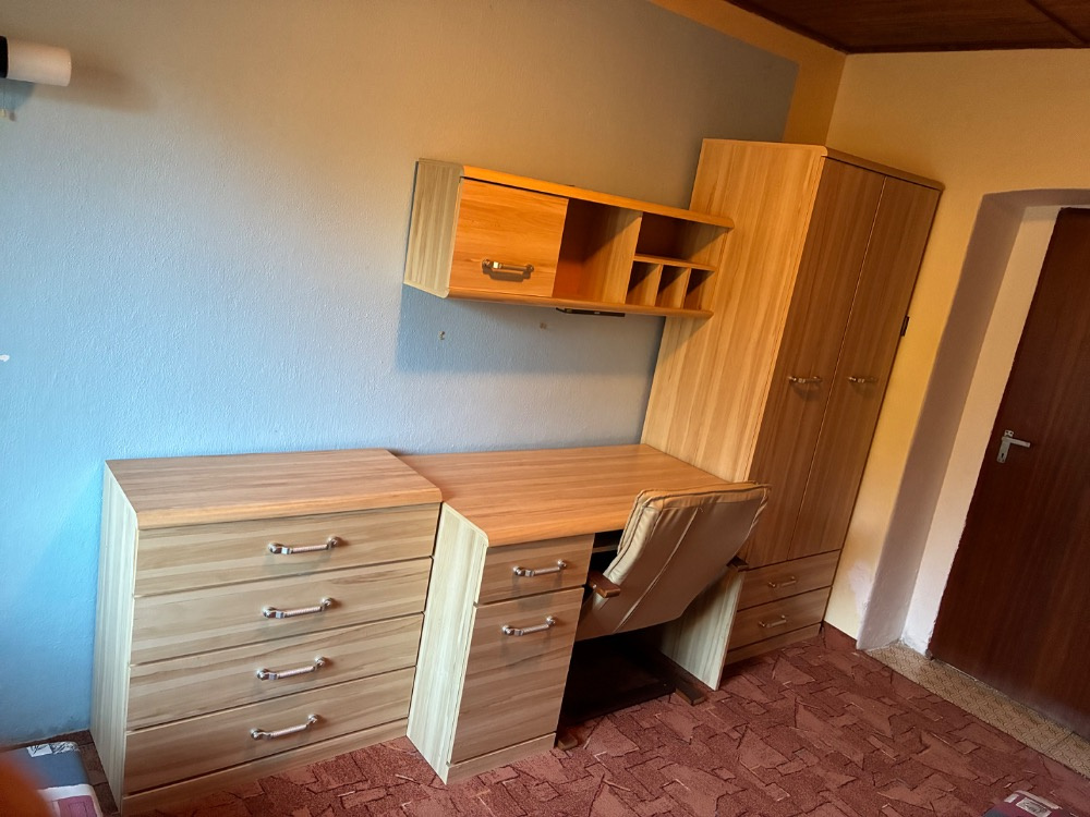 Vybavení pokoje ve světlé barvě asi bříza - 5