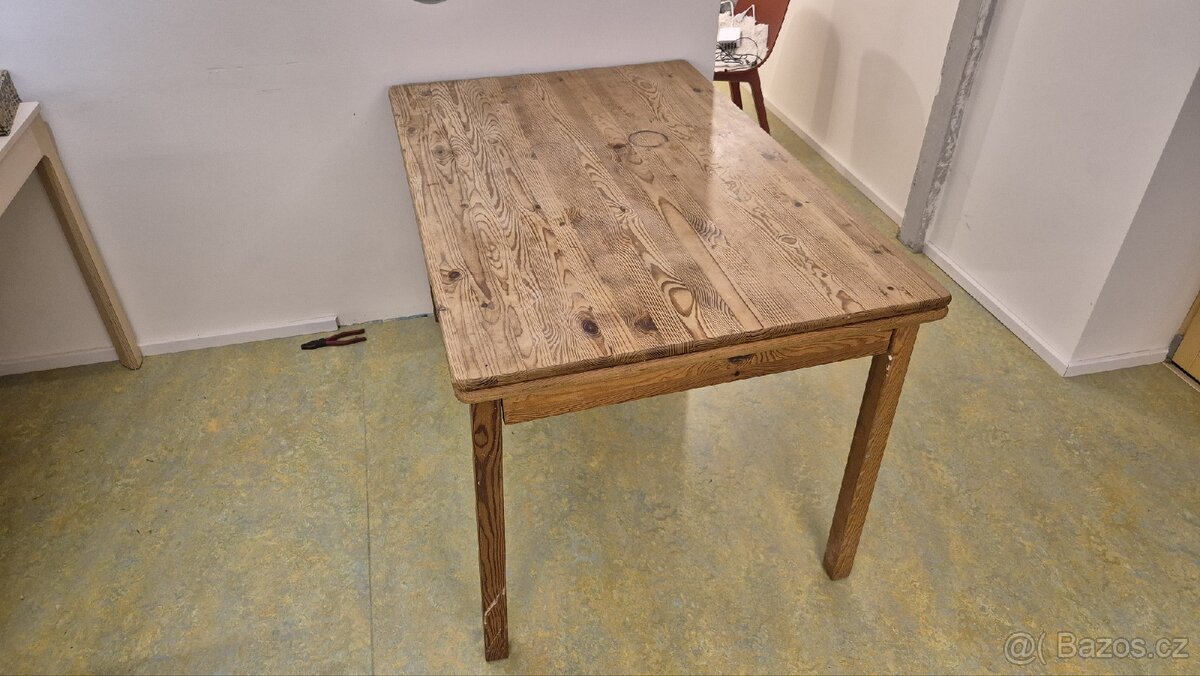 Masivní jídelní rozkládací stůl - 5