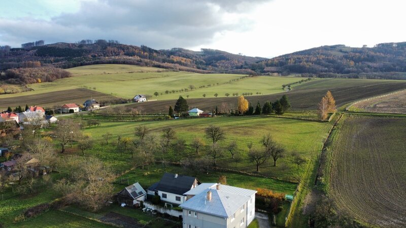 Prodej stavebního pozemku Chomýž - 5