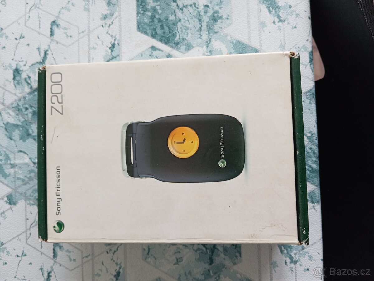 Sony Ericsson Z200 - 5