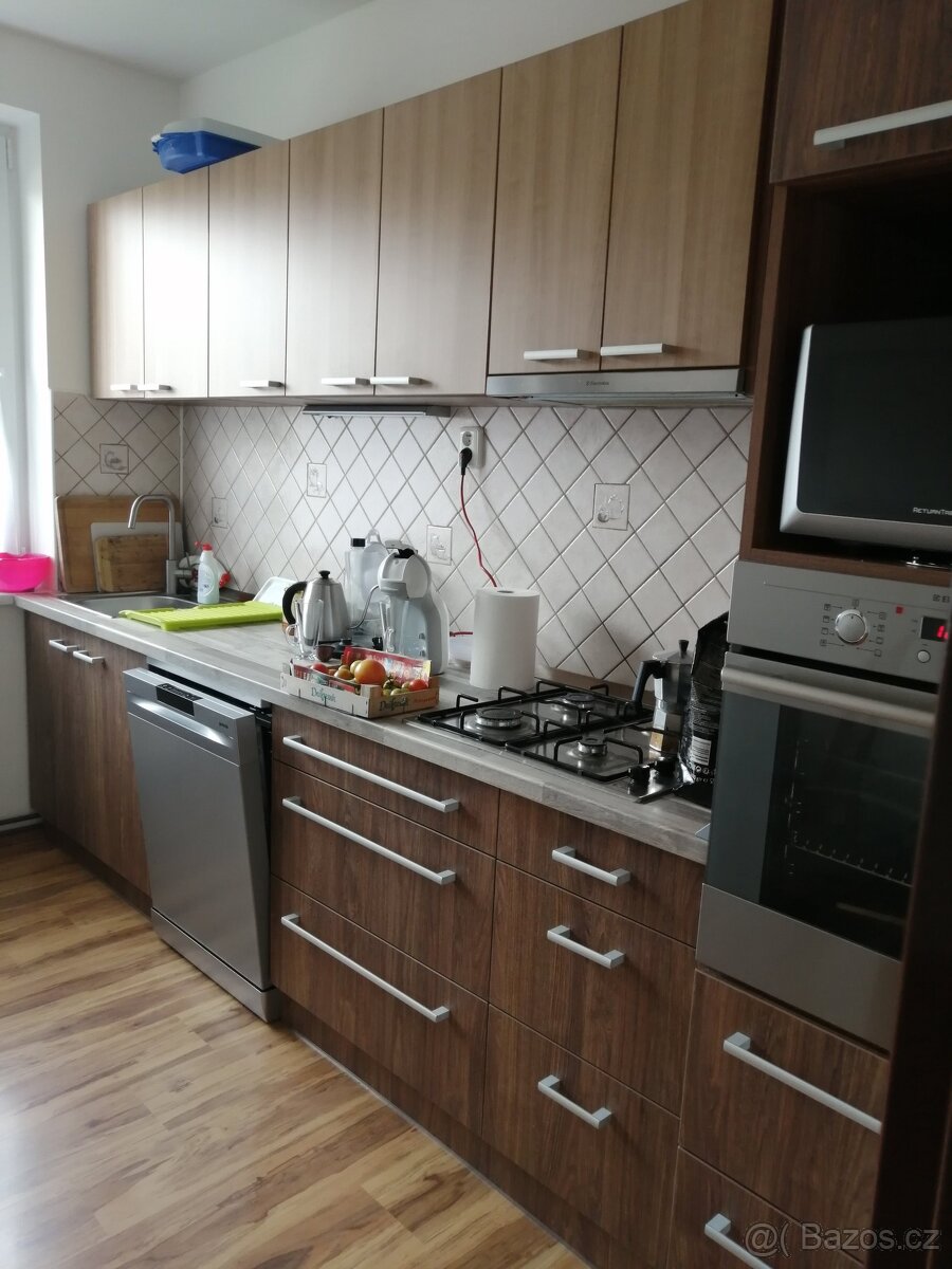 Prodej bytu 3+1 69 m² se zahrádkou a garáží v obci Okrouhlá - 5