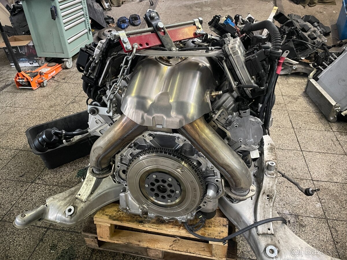 Bmw M6 f12 S63B44B 412kw náhradní díly najeto 17tis - 5