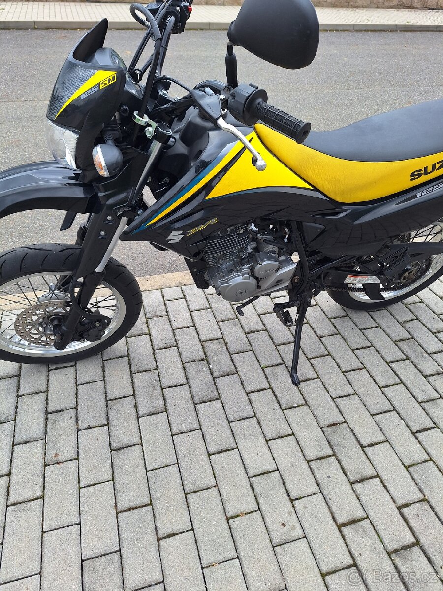 Suzuki 125 sm