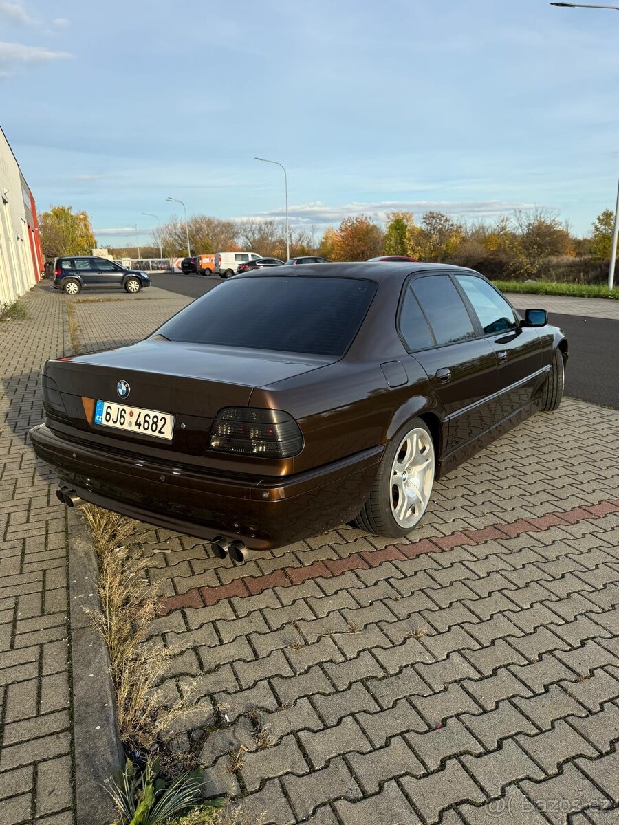 E38_V8_1994 - 5
