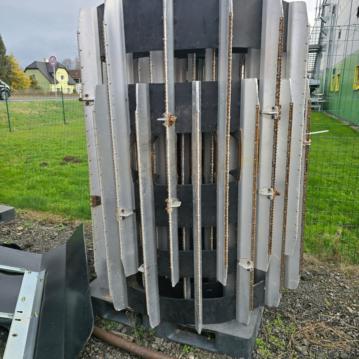 PB 400, Rolba, sněžné pásy - 5