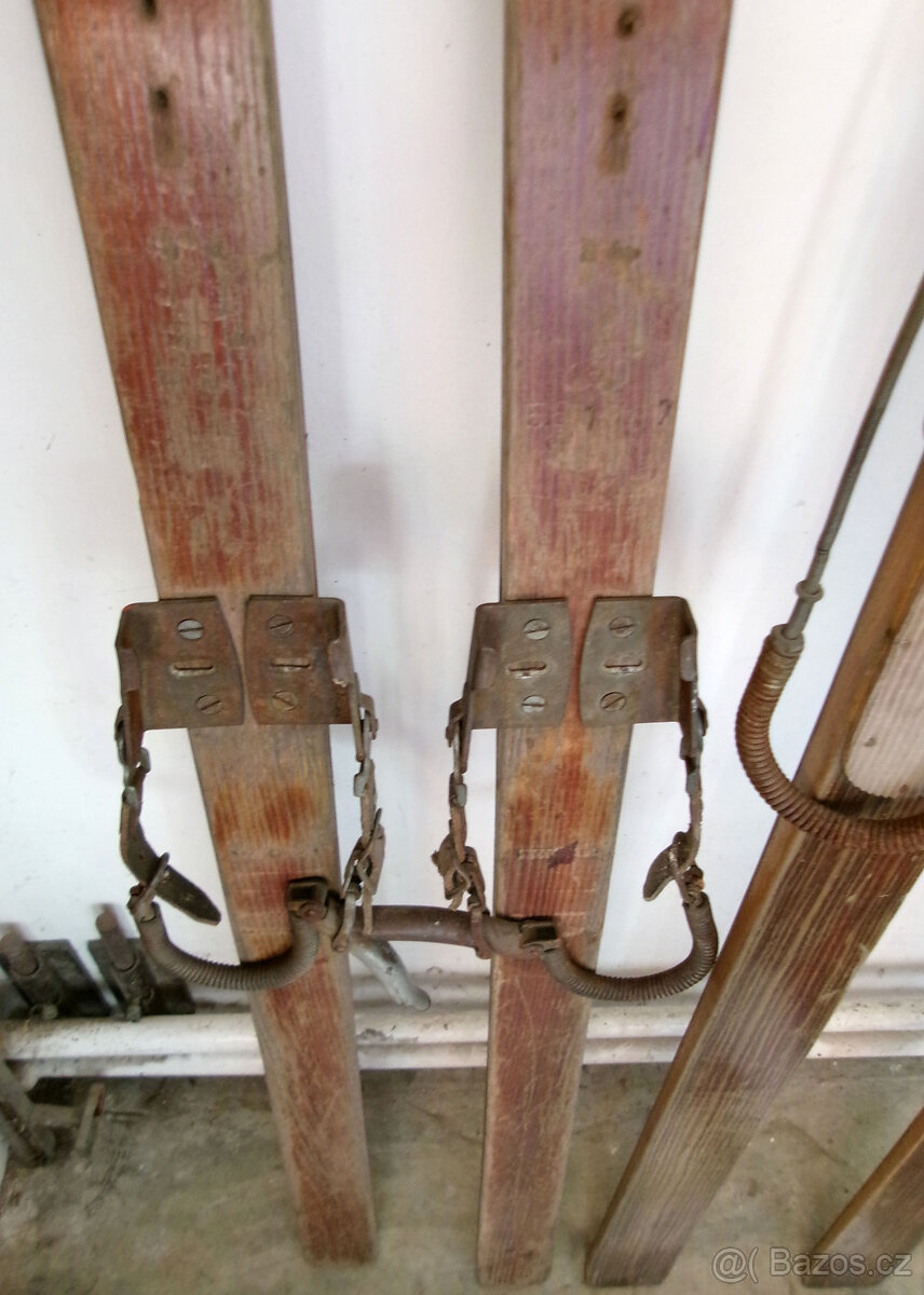 Historické lyže a brusle - 5