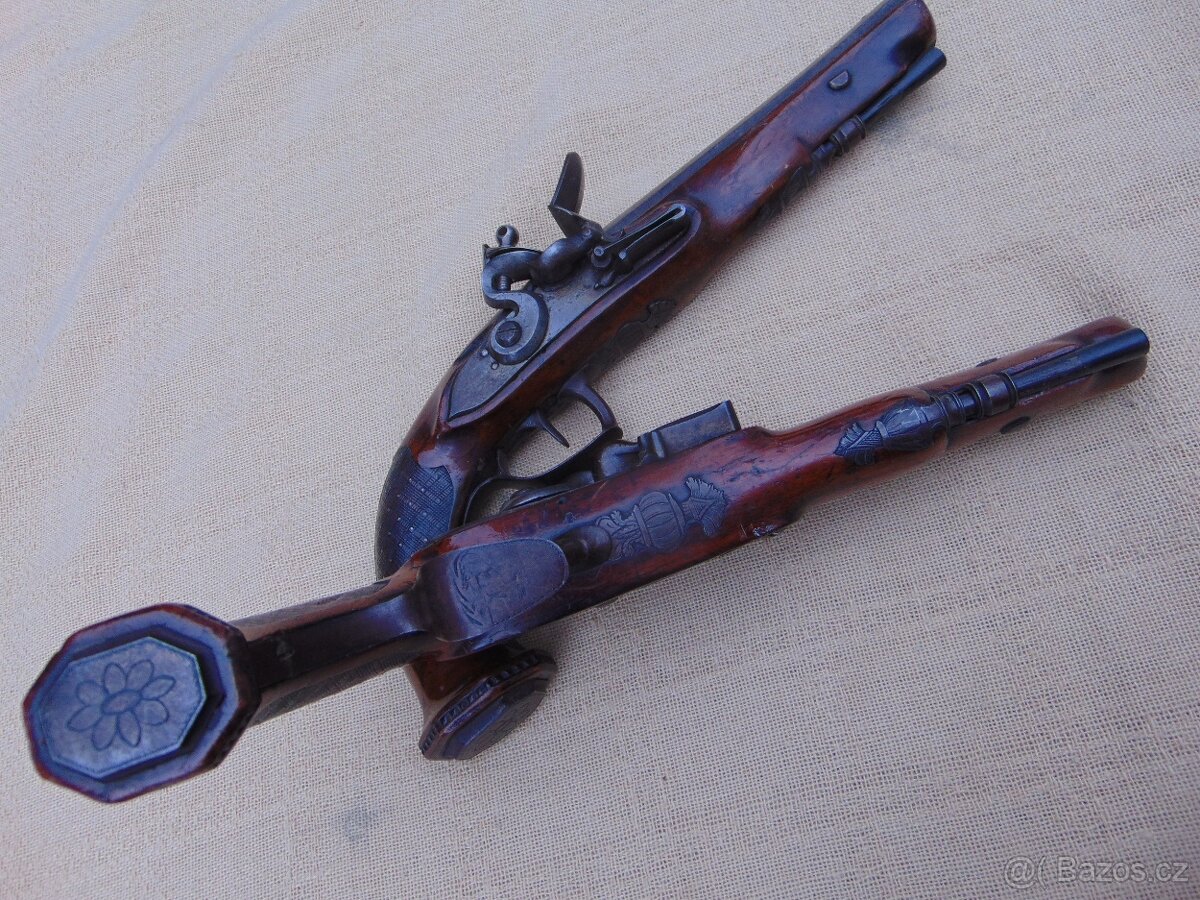 Párové křesadlové pistole - 5