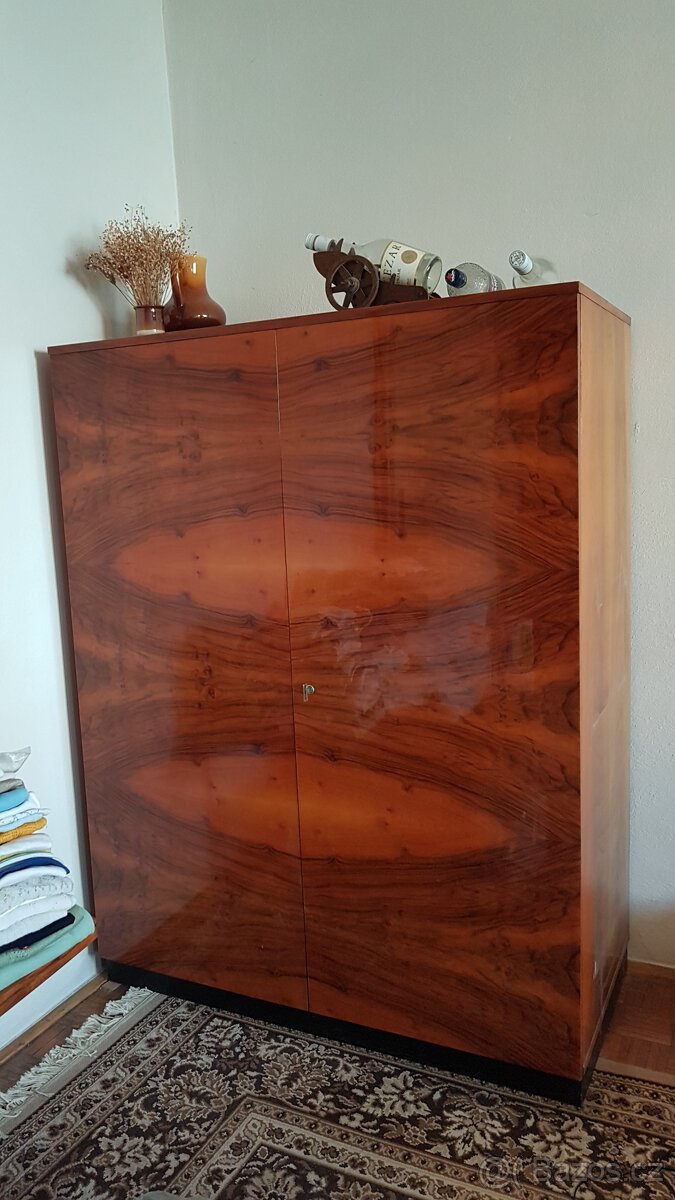 Šatní skříň, krásná, jako nová - 5