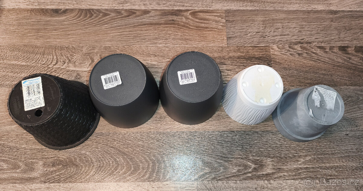 Sada 5 ks plastových květináčů + 4 ks květníků - 5